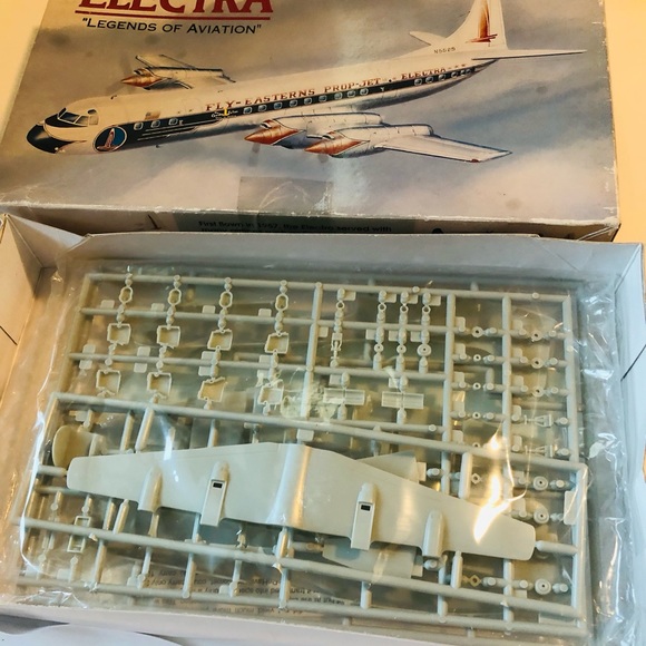 Lockheed L.188 𝒎𝒊𝒏𝒊𝒄𝒓𝒂𝒇𝒕 𝒎𝒐𝒅𝒆𝒍 - Picture 3 of 3